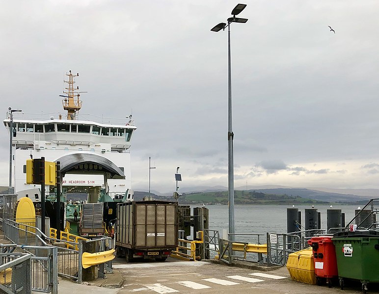 File:Gourock 210323c trailer and lorry board Bute via linkspan.jpg