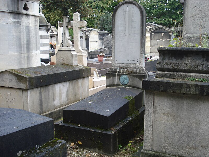 File:Hector GIACOMELLI, cimetière Montmartre.JPG