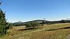 Vista de Niedersfelder Hochheide (com a reserva natural Neuer Hagen) até Hegekopf (centro)