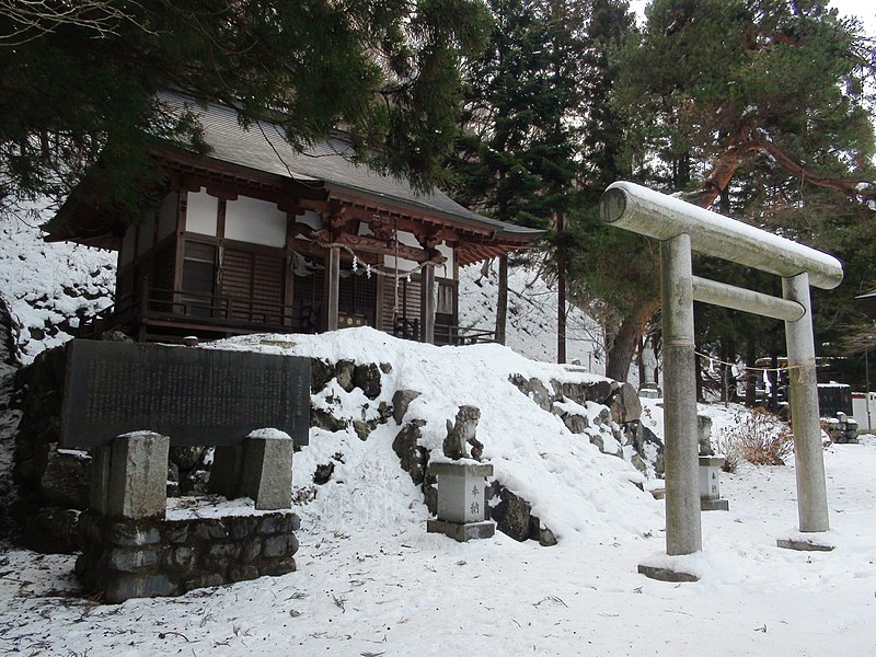 File:Hinazuru Shrine.JPG