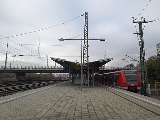 Hirschgarten station platform 20191111