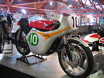 250cc-viercilinder Honda RC 162 uit 1961. Hailwood werd er wereldkampioen mee, maar moest aan Honda gewoon de huur van de machine betalen.