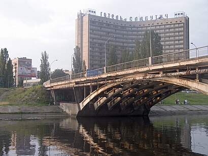 Як дістатися до Готель Славутич громадським транспортом - про місце