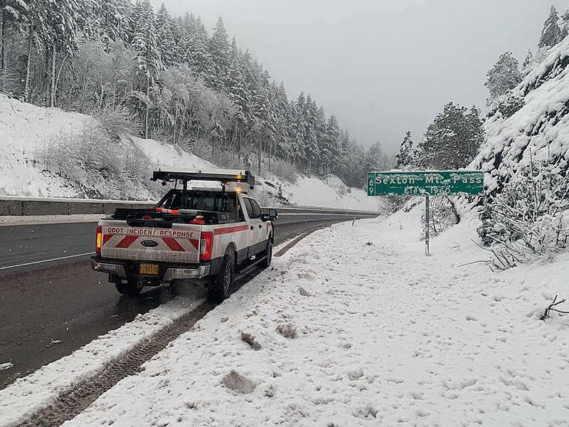 File:I-5 at Sexton Summit (50888204521).jpg