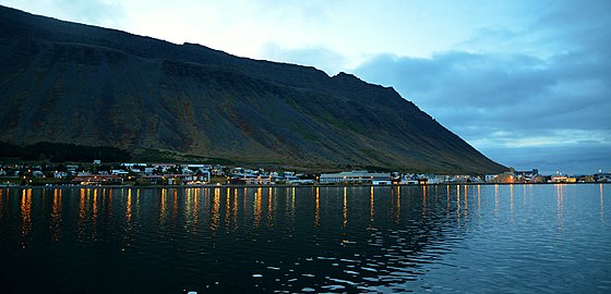 File:Isafjordur at Night, Iceland (48758473496).jpg