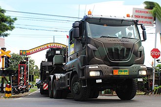 Astra Veicoli Industriali SpA 330px-Iveco_Astra_Kostrad_TNI_AD