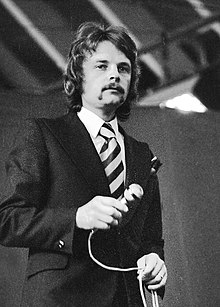 Linna performing in 1974 Ivo Linna 1974.jpg