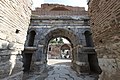 Iznik Wall fuq ix-xellug Lefke Gate, Nicaea
