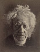 John Herschel by Jula Margaret Cameron, Abril 1867.jpg