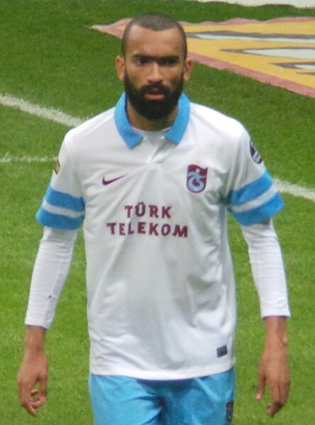 File:José Bosingwa'13 (cropped).JPG