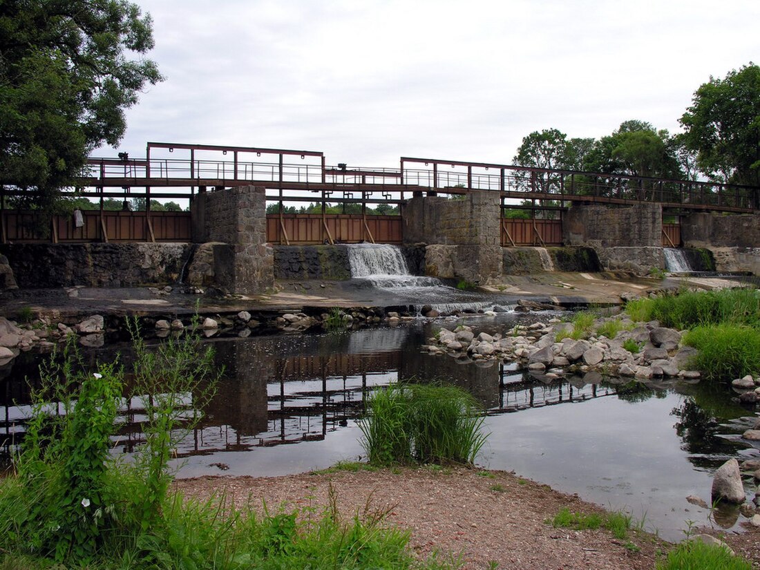 File:Kapenai.Virvytes uztvanka. 2006-07-18.JPG