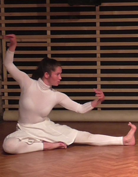 File:Krisztina Varga in the Persona dance play.png