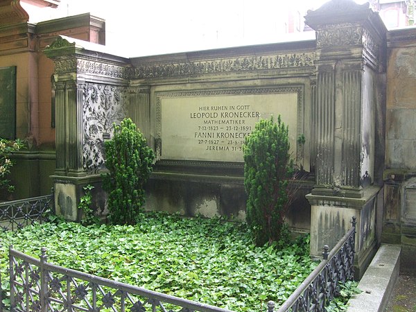 Grave of Kronecker (St Matthäus, Berlin)