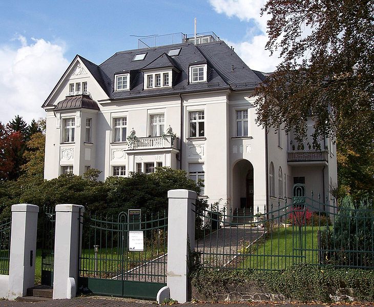 File:Lüdenscheid Villa Berg.jpg