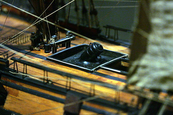 Model of a mortar aboard Foudroyante, a French bomb vessel of the 1800s