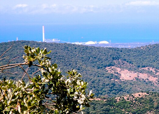 La centrale a carbone di Torrevaldaliga Nord (Civitavecchia). Vista dai Monti della Tolfa