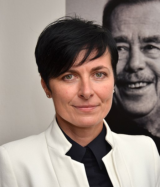 File:Lenka Bradáčová (2017).jpg