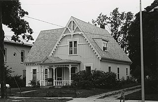 <span class="mw-page-title-main">Dr. Leonard Hall House</span> Historic house in Michigan, United States
