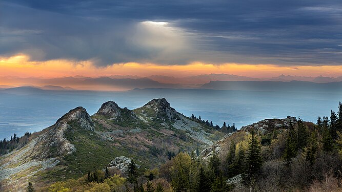 Les Trois Dents (PNR du Pilat) Photograph: Olivier-pilat