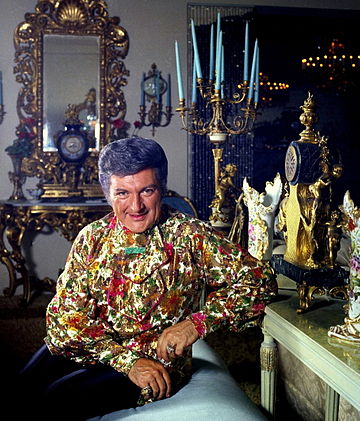 File:Liberace Colour Allan Warren.jpg