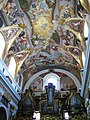 Свод, расписанный фресками и орган собора