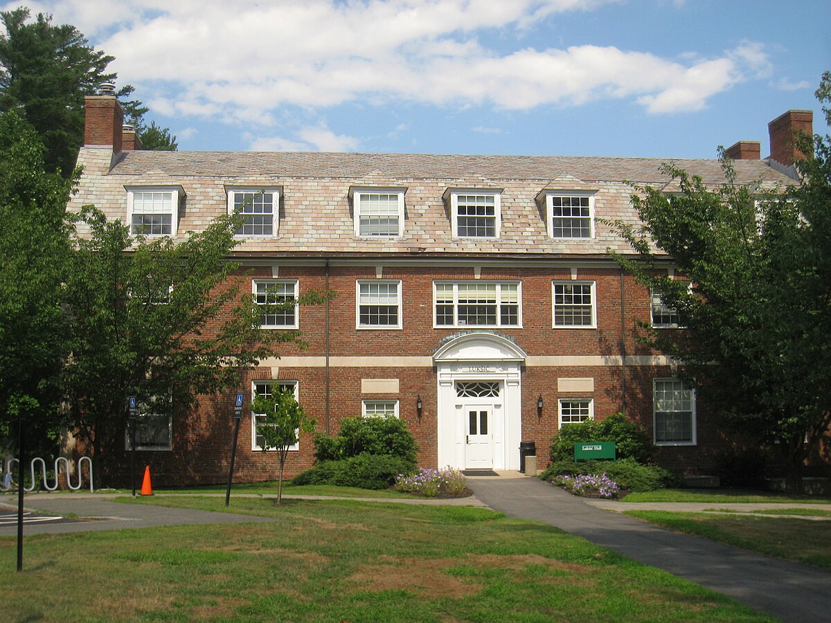 File:Luksic Hall, Babson College - IMG 0391.JPG - Wikimedia Commons.