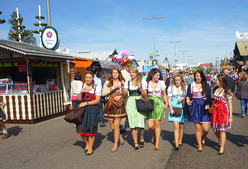 File:München, Oktoberfest 2012 (03).JPG