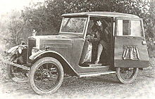 Morris Minor 1928 MHV Morris Minor fabric saloon 1928.jpg