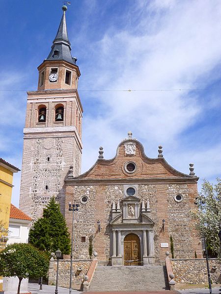 File:Madrid - Villa de Vallecas - Iglesia de San Pedro ad Víncula 07.jpg