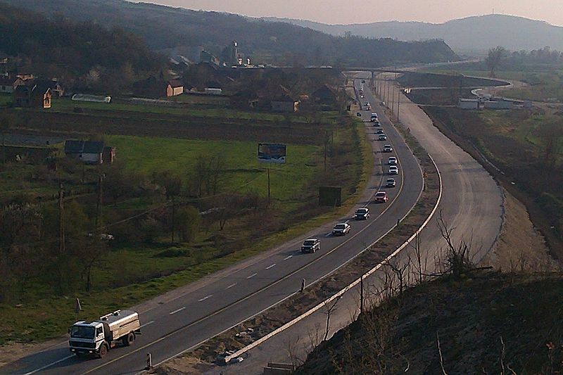 File:Magistralni put (budući auto–put) Batočina — Kragujevac kod Gradca.jpg