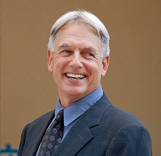 Fortune Salaire Mensuel de Leroy Jethro Gibbs Combien gagne t il d argent ? 450 000 000,00 euros mensuels