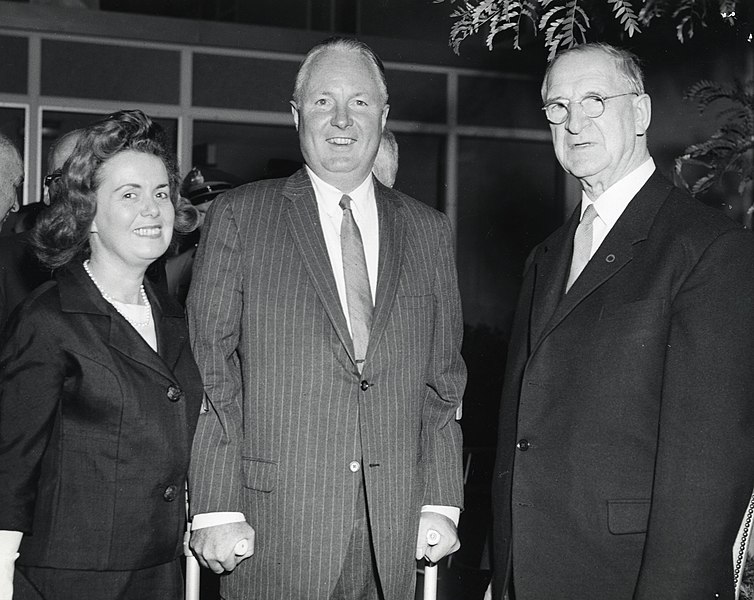 File:Mary Collins, Mayor John F. Collins, and Eamon deValera, President of Ireland (10158888433).jpg