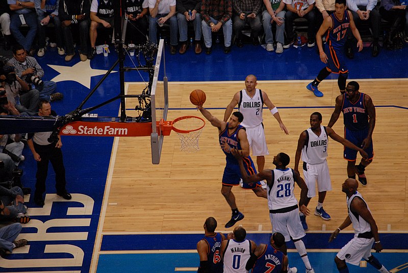 File:Mavs Knicks March 2012 2.jpg