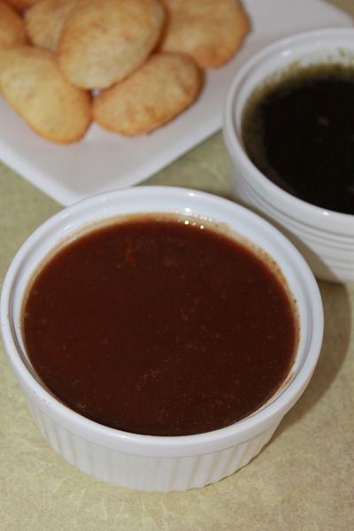 File:Meetha chutney tamarind dates chutney.JPG