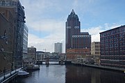 Milwaukee River from Milwaukee Skywalk