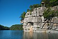 * Nomination: Glacial cliff surrounding Lake Mohonk --Fred Hsu 02:24, 11 July 2011 (UTC) * * Review needed