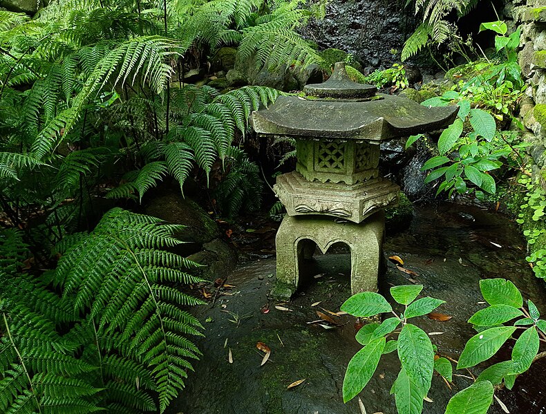File:Monte Palace Tropical Garden, Madeira, Japanese lantern.jpg