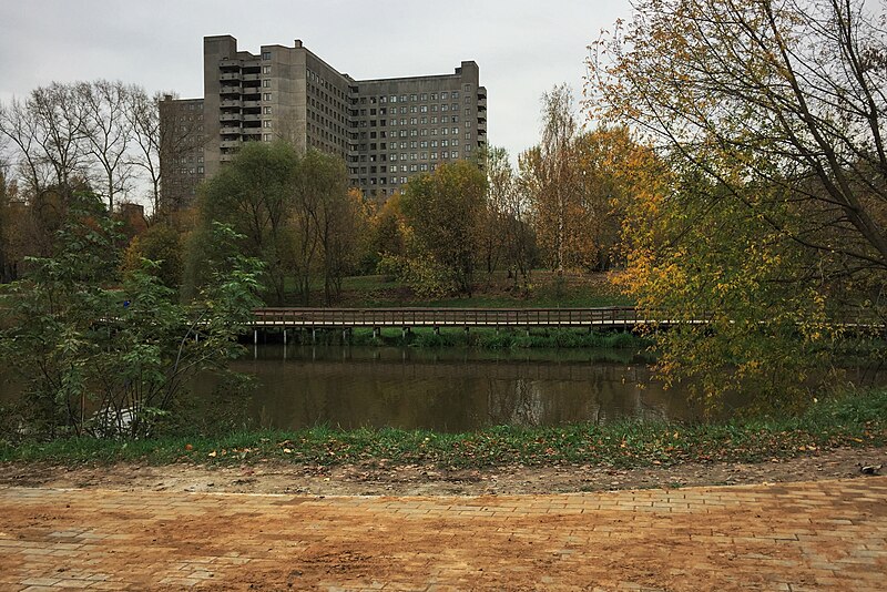 File:Moscow, Dzhamgarovsky Ponds (31603389912).jpg