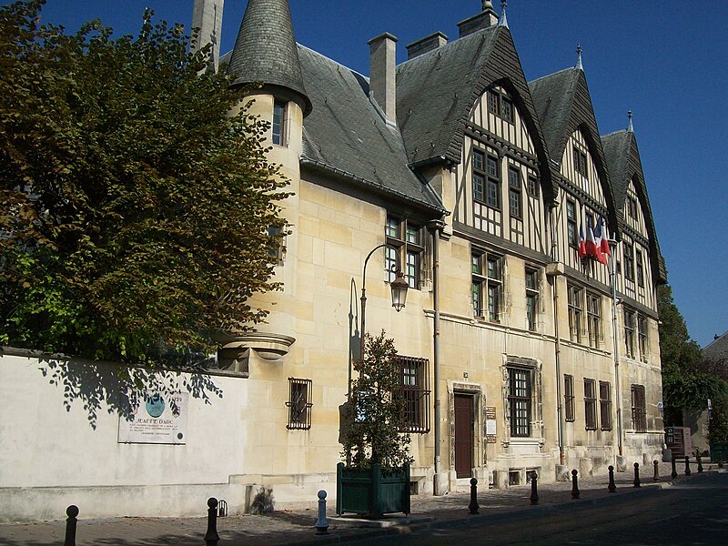 File:Musée Hôtel Le Vergeur 3.jpg