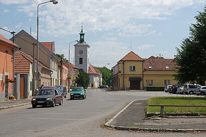 Jak do Veltrusy (A) hromadnou dopravou - O místě