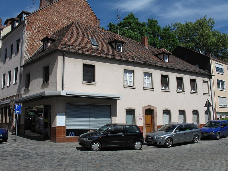 File:Nürnberg Brunnengäßchen 20-Stöpselgasse 1 001.JPG