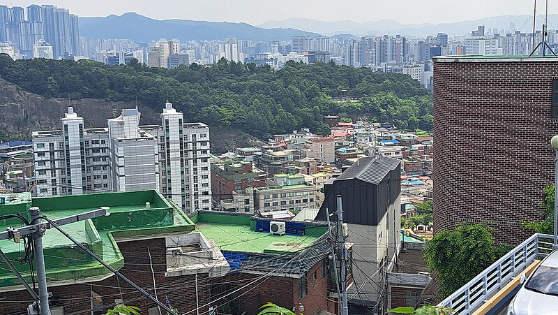 File:Naksan Park, Seoul, South Korea 06.jpg