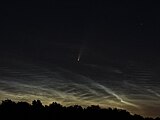 Comet C / 2020 F3 (NEOWISE) ar Orffennaf 8, 2020, o Zuzici, Istra, Croatia gyda chymylau NLC