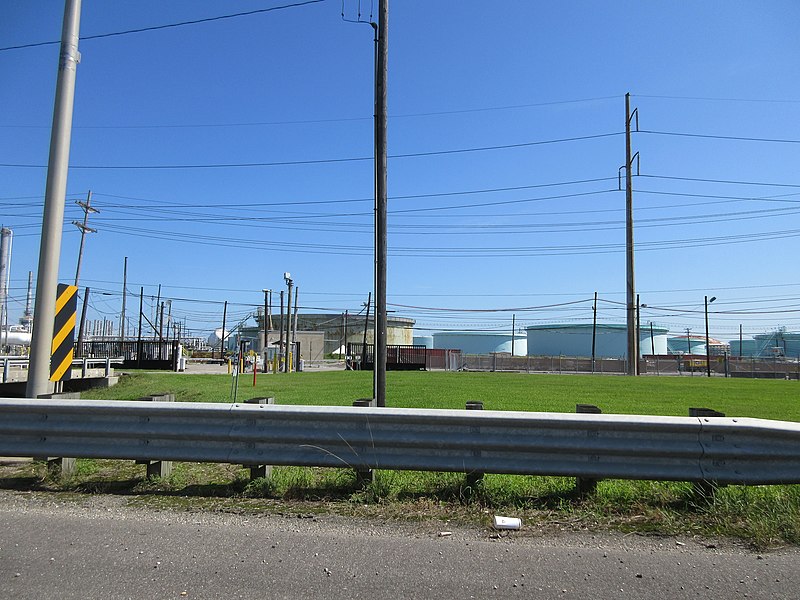 File:Norco Louisiana, 31 August 2022, Airline Hwy at Nineth Street - 3.jpg