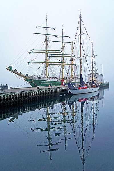 File:Nova Scotia DSC08049 - Alexander Von Humboldt II & HMCS Oriole (35414845804).jpg