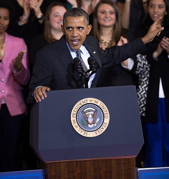 File:Obama Speaks in Boston (10584433974).jpg