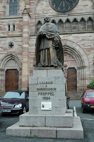 File:Obernai, monument Freppel.jpg