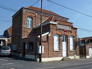 Oisy (Nord, Fr) mairie-école.JPG