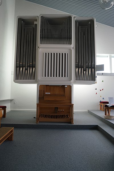 File:Orgel der Puntigamer Kirche.jpg