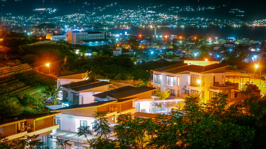 Palu city at night